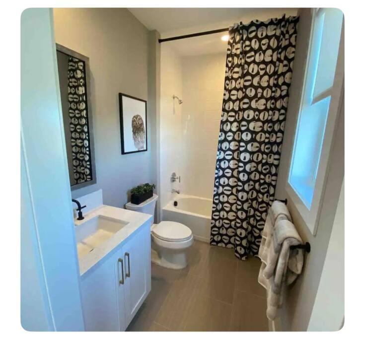 Apartamento Luxury Mdr 1bd/1ba W/ Patio Pool View, Spa, Gym